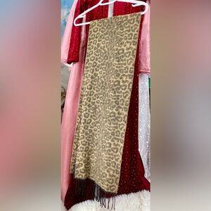 New Steve Madden women’s leopard pattern muffler scarf wrap tan 🎁 birthday soft